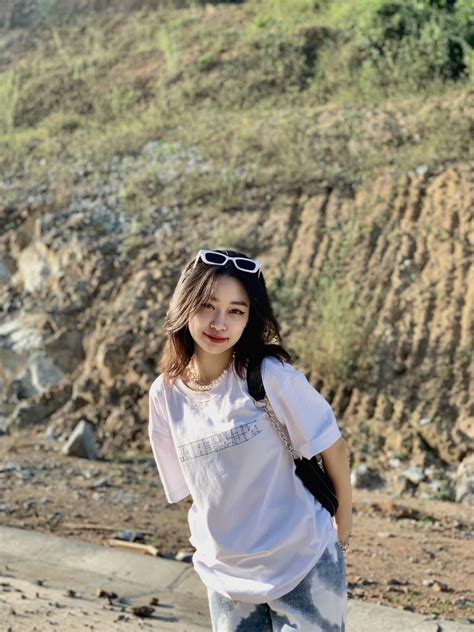 Lạ đời 2 hot TikTok Dance thể hiện điệu nhảy uốn dẻo dù thời tiết giá lạnh và sự thật đằng