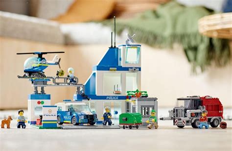 LEGO 60316 City Posterunek Policji Niskie Ceny I Opinie W Media Expert