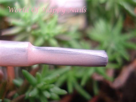 World Of Happy Nails Essence Nude Glam Iced Strawberry Cream