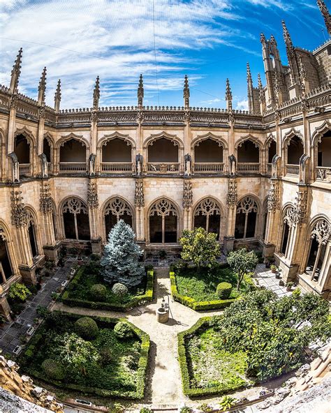 La visite du Monastère de San Juan de los Reyes est incontournable lors