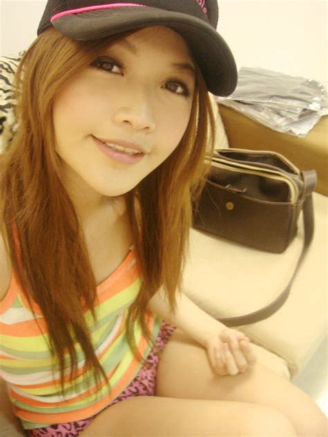YoYo 溜溜球 from Taiwan Lenglui Pretty Sexy Cute Hot Beautiful Asian Girls