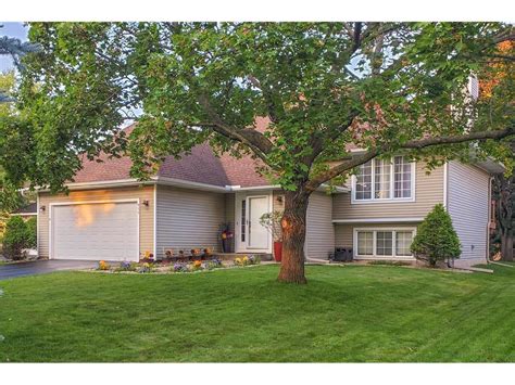 435 Glacier Lane N, Plymouth, MN, 55447 | MLS: 6476592 | Edina Realty