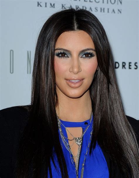 Kim Kardashian Bright Eyeshadow | Kim kardashian eyelashes, Kardashian ...