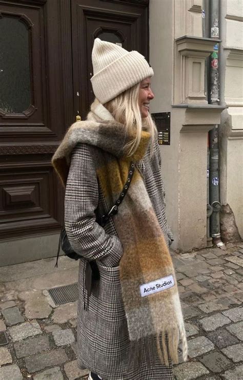 Pin Di Rowen Su Closet Outfit Semplici Invernali Look Di Moda