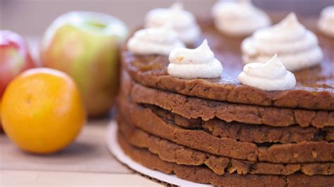 Tennessee Apple Stack Cake Has A Sweetly Romantic Backstory