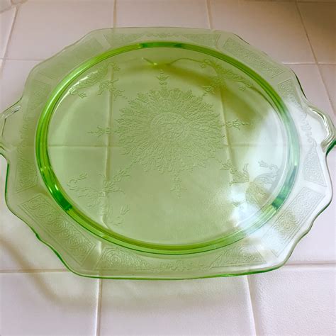 Green Vaseline Glass Cake Plate Uv Reactive Uranium Glass Vintage