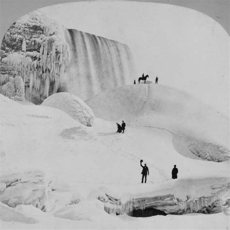 Amazing Vintage Photographs Of Niagara Falls Frozen In The Winter From