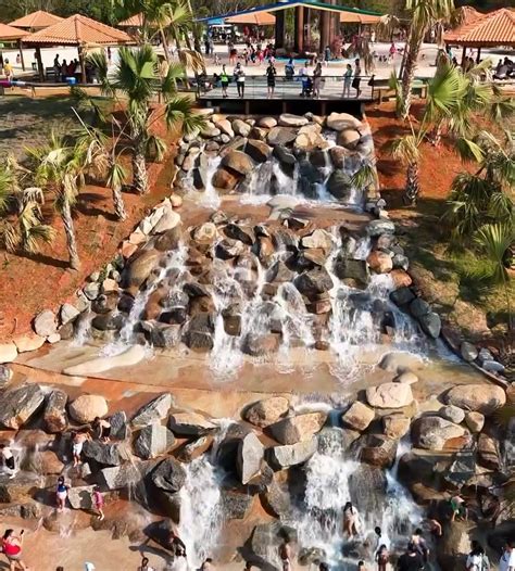 Parque das Águas Complexo gratuito prainha cachoeira e pedalinhos