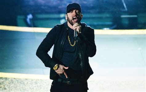 Eminem Receives Standing Ovation At Surprise Oscars Performance