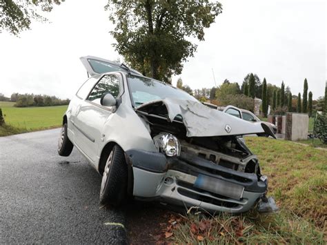 Sarrebourg Voiture Contre Un Arbre Une Bless E