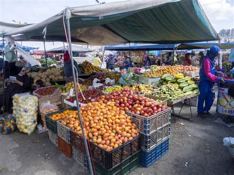 Oferta Rica De Las Frutas Verduras Mercado De Quito Ecuador