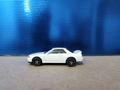 Hot Wheels Nissan Skyline GT R BNR Hobbies Toys Toys Games On Carousell
