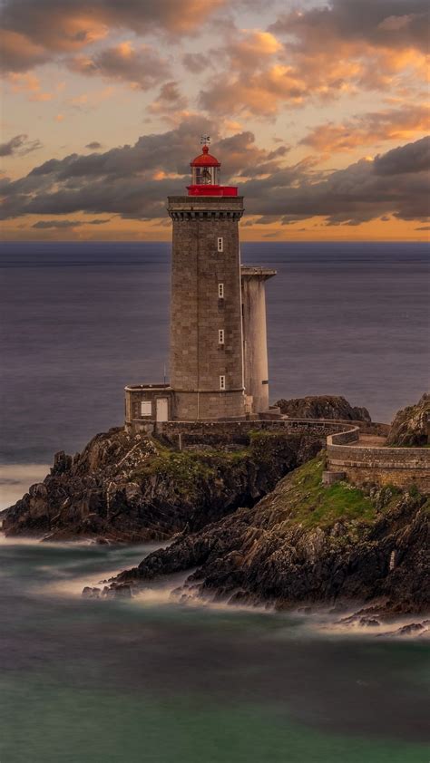 Petit Minou Lighthouse (Phare du Petit Minou) - backiee