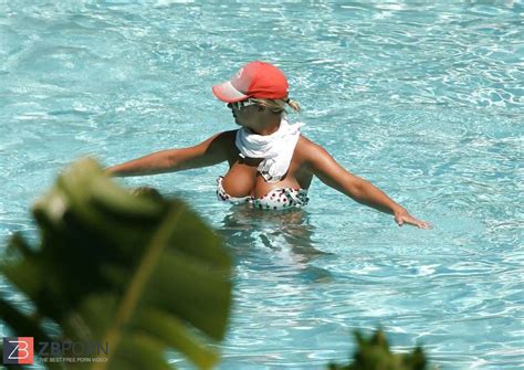 Gemma Atkinson Swimsuit Candids At Pool In Miami ZB Porn