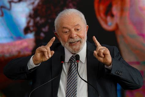 Antes De Sair De F Rias Lula Deixa Assinado Reajuste Do Sal Rio M Nimo