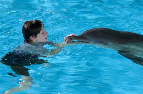 Dolphin Tale Movie Review