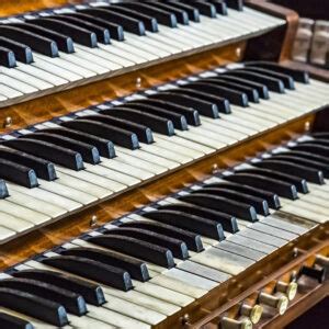 Piano Vs Organ: Which Is Right For Your Church? - Viscount North America