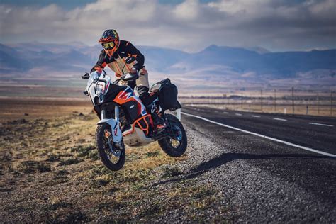 KTM 1290 Super Adventure R 2023 Motore Prezzo Caratteristiche