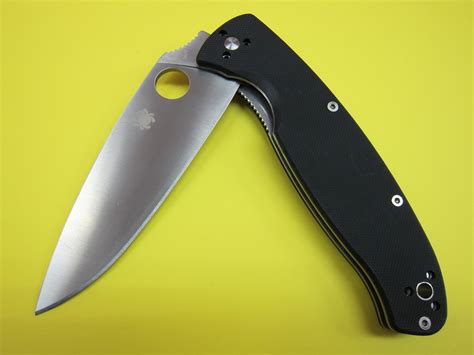 ARMAS BLANCAS 66: - SPYDERCO RESILIENCE C142GP