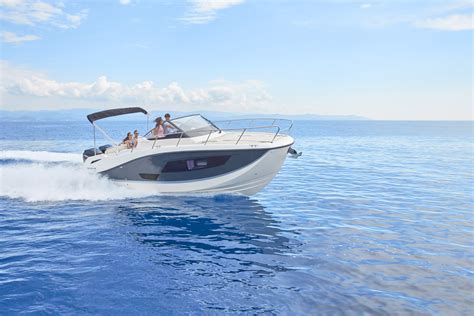 QUICKSILVER ACTIV 875 SUNDECK Holland Sport Boat Centre