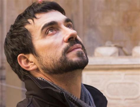 Padre Fábio de Melo é gay e tem vida íntima ativa diz Cristiane Brasil