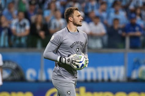 Polémique à l OL la réponse cash de Lucas Perri à Anthony Lopes Foot