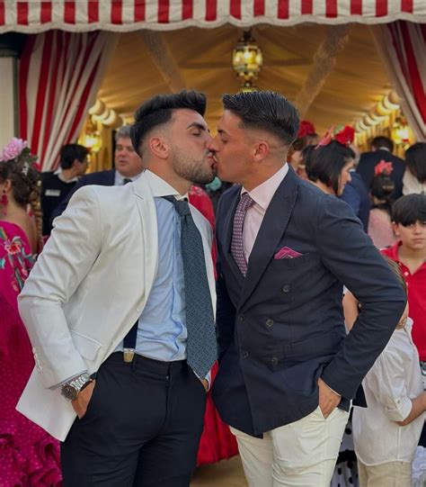 Hot Gay Kissing On Tumblr