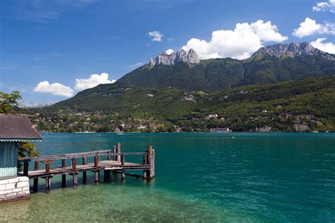 Lake Annecy Summer Holidays Lakes And Mountains Peak Retreats