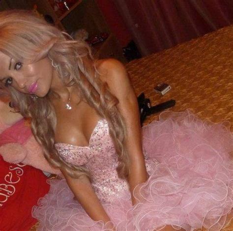 Dressed Up And Sexy HOT PHOTOS ProtoThema English