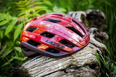 Test Probamos El Casco Lazer Strada KinetiCore Maillot Magazine