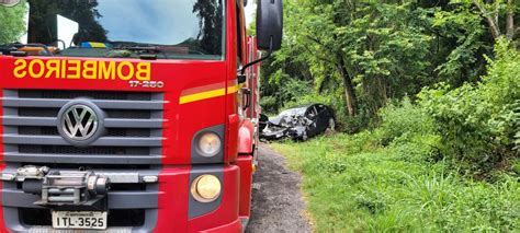 Quatro Pessoas Ficam Feridas Em Acidente Serra Das Antas Entre