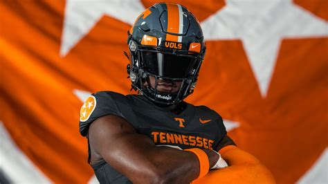 Tennessee unveils "Volunteer State" Smokey Grey uniforms for 2024