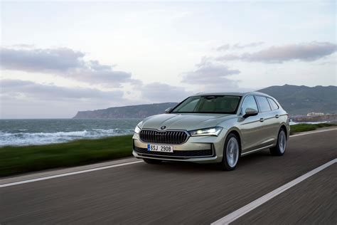 Skoda Superb Estate Gets Detailed Plug In Hybrid Will Arrive With DC