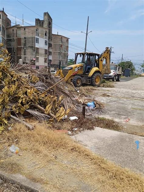 Atienden A Vecinos De La Colonia Vistalmar Retiran Basura