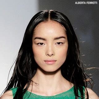 Easy Ways To Sex Up Your Makeup Routine For Allure