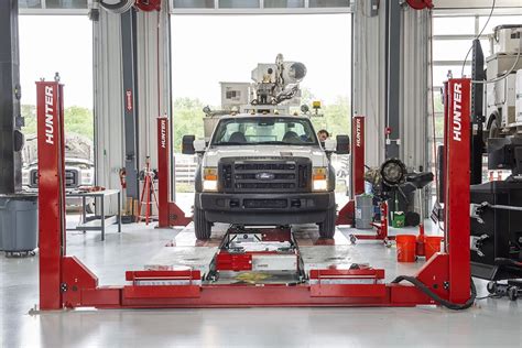 Heavy-Duty Four-Post Truck Lift – Smith Garage