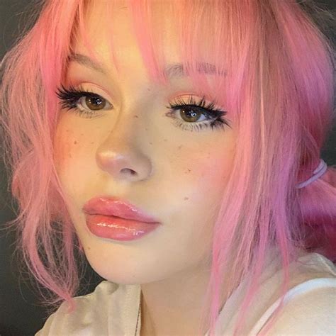 Girl With Pink Hair Up Girl Pink Haired Girl Cool Makeup Looks Cute