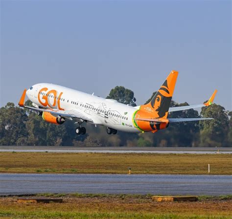 Gol Lan A Aeronave Especial Em Homenagem Aos Anos De Santos Dumont