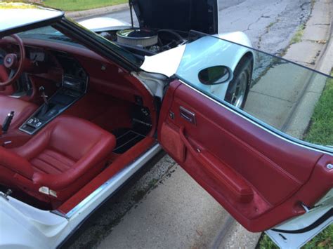 1981 Chevrolet Corvette Stingray Vette 4 Speed White T Tops Classic