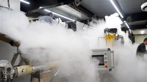 Process Of Making Dry Ice By Withstanding The Extreme Temperature Of 78 5℃ Dry Ice Factory In