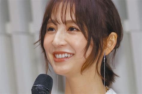 『離婚しない男』不倫妻役の篠田麻里子「振り切る方がより面白い」“赤裸々”に撮影振り返り「たくさんの学びがあった作品」：中日スポーツ・東京中日スポーツ