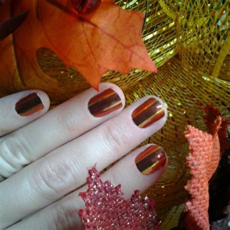 Popular Dark Nail Polish Colors For Fall