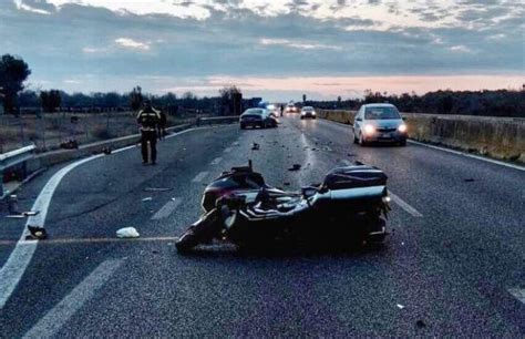 Incidente Nel Salento Schianto Tra Auto E Moto Ferito Centauro