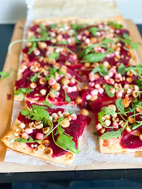 Flammkuchen Met Rode Biet En Geitenkaas Recept Betty S Kitche