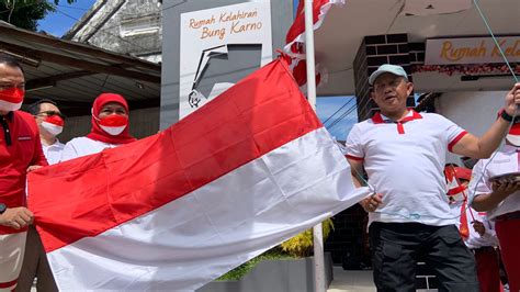 Gubernur Jatim Dan Mendagri Kunjungi Tugu Pahlawan Dan Rumah Kelahiran