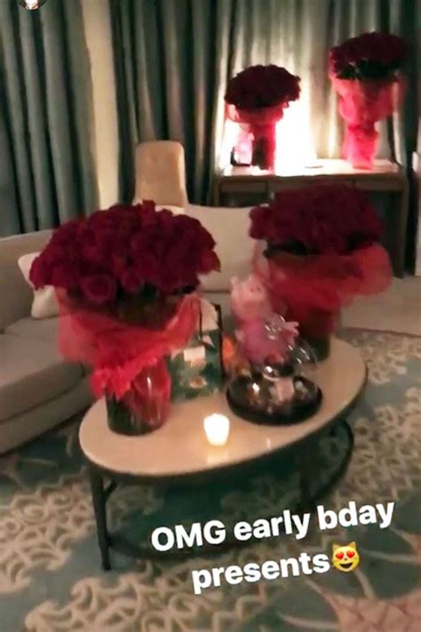 Pregnant April Love Geary Poses Nude Ahead Of Birthday