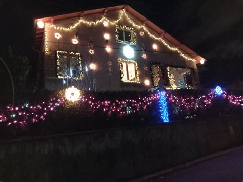 Rhône Visible de loin dans la nuit oullinoise la Maison Illuminée