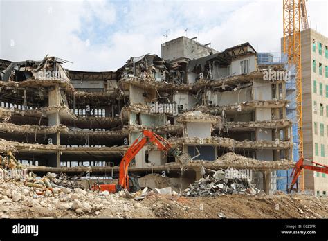 Concrete Building Demolition Hi Res Stock Photography And Images Alamy