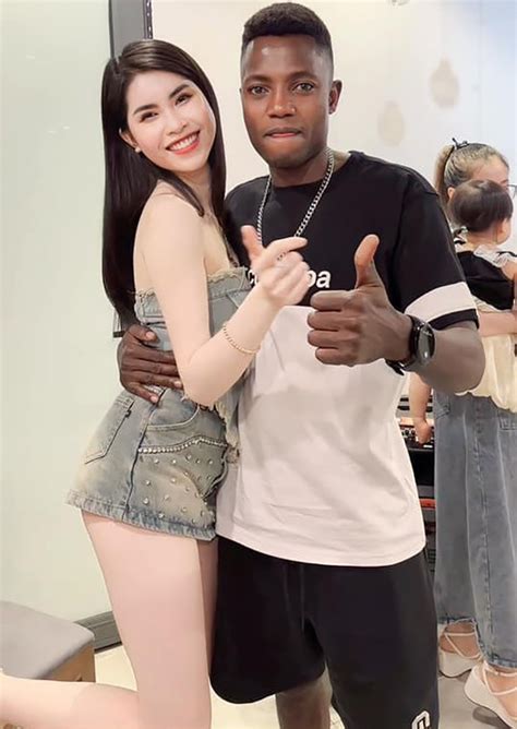 Danh T Nh Hot Girl Ch P Nh Th N M T V I Quang Linh