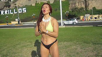 LA DIOSA MILF Y SUS ASANAS HOT RELAX EN LA PLAYA XVIDEOS